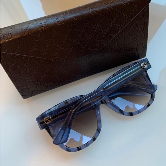 Gorgeous Gucci Sunglasses - Picture 2 of 10